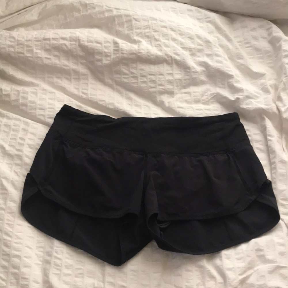 (SOLD!) Lululemon Black speed short size 8